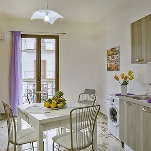 Hébergement de vacances Arricàmpati Family Apartment&rooms, Carini